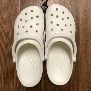NWT // WHITE CROCS // MENS 10 OR WOMENS 12